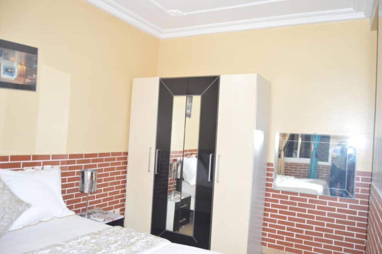 Residence Hoteliere Borel Denver Douala Dış mekan fotoğraf