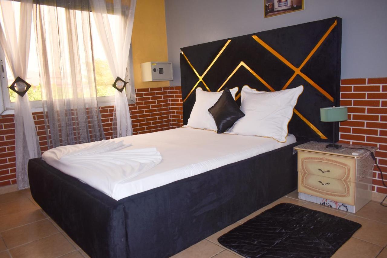 Residence Hoteliere Borel Denver Douala Dış mekan fotoğraf