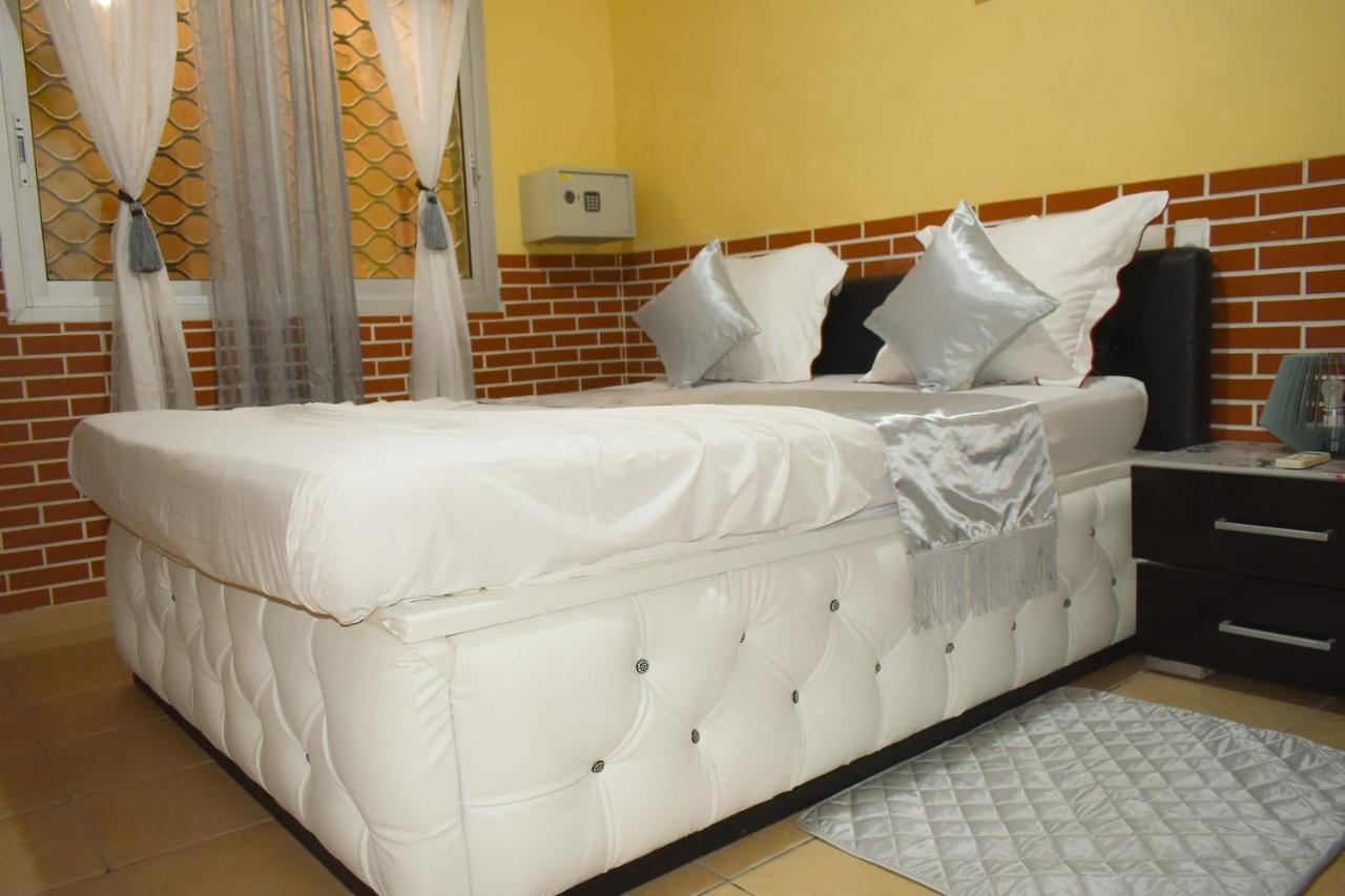 Residence Hoteliere Borel Denver Douala Dış mekan fotoğraf